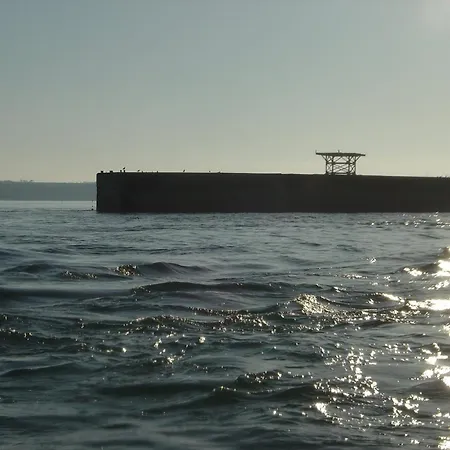 Duplex Ou Plain Pied Confort Plein Centre Proche Commerces, Restaurants, Avec Terrasse Privative Ou Jardin Commun Aménagé Clos, Parking Gratuit à Proximité, Proche Plages Du Débarquement Apartamento Bayeux