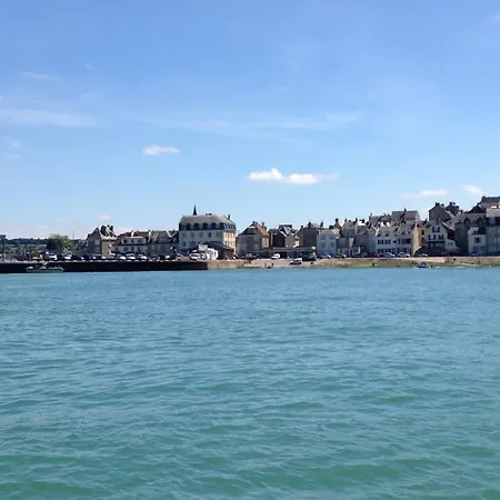 Apartamento Duplex Ou Plain Pied Confort Plein Centre Proche Commerces, Restaurants, Avec Terrasse Privative Ou Jardin Commun Aménagé Clos, Parking Gratuit à Proximité, Proche Plages Du Débarquement Bayeux