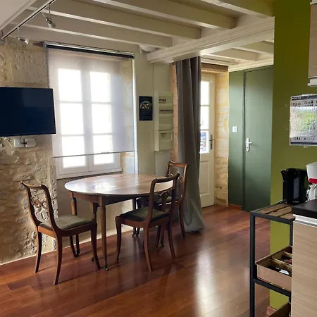 Apartamento Duplex Ou Plain Pied Confort Plein Centre Proche Commerces, Restaurants, Avec Terrasse Privative Ou Jardin Commun Aménagé Clos, Parking Gratuit à Proximité, Proche Plages Du Débarquement *