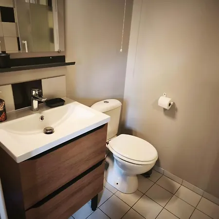 Duplex Ou Plain Pied Confort Plein Centre Proche Commerces, Restaurants, Avec Terrasse Privative Ou Jardin Commun Aménagé Clos, Parking Gratuit à Proximité, Proche Plages Du Débarquement Appartamento *