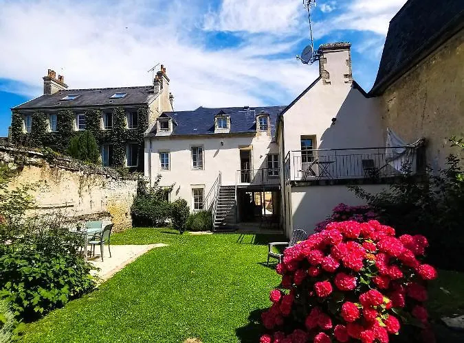 Appartamento Duplex Ou Plain Pied Confort Plein Centre Proche Commerces, Restaurants, Avec Terrasse Privative Ou Jardin Commun Aménagé Clos, Parking Gratuit à Proximité, Proche Plages Du Débarquement *