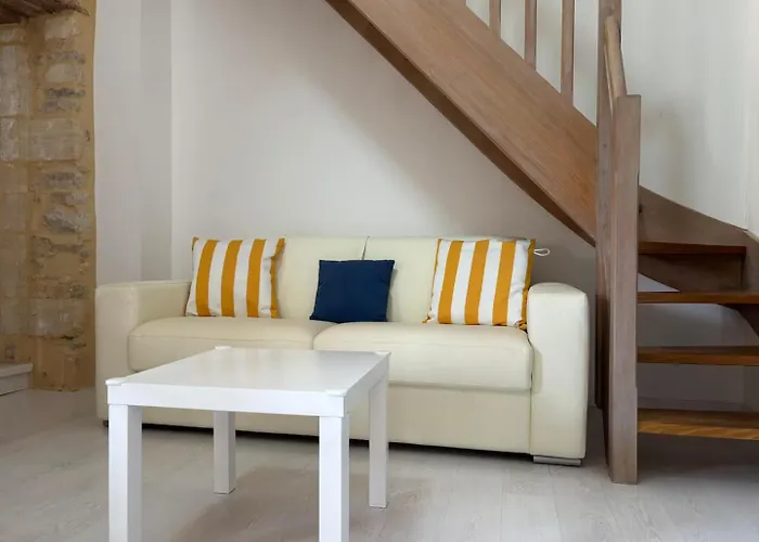 Appartamento Duplex Ou Plain Pied Confort Plein Centre Proche Commerces, Restaurants, Avec Terrasse Privative Ou Jardin Commun Aménagé Clos, Parking Gratuit à Proximité, Proche Plages Du Débarquement *