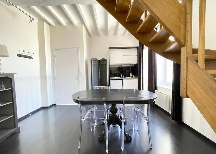 Duplex Ou Plain Pied Confort Plein Centre Proche Commerces, Restaurants, Avec Terrasse Privative Ou Jardin Commun Aménagé Clos, Parking Gratuit à Proximité, Proche Plages Du Débarquement Bayeux