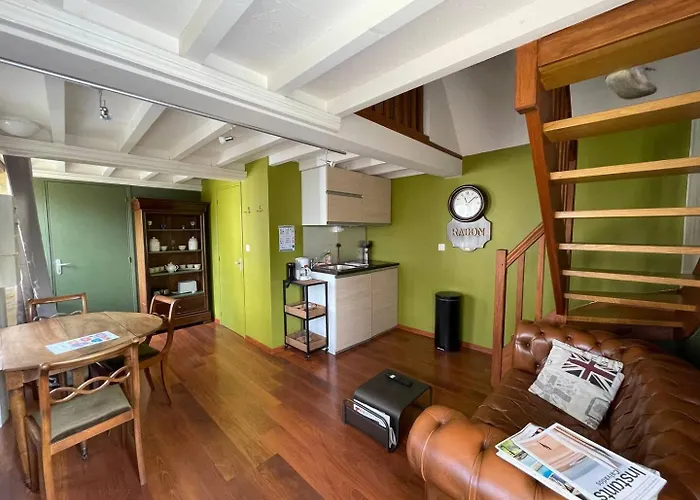 Duplex Ou Plain Pied Confort Plein Centre Proche Commerces, Restaurants, Avec Terrasse Privative Ou Jardin Commun Aménagé Clos, Parking Gratuit à Proximité, Proche Plages Du Débarquement Appartamento *