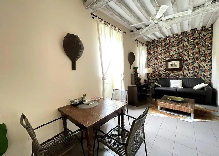 Duplex Ou Plain Pied Confort Plein Centre Proche Commerces, Restaurants, Avec Terrasse Privative Ou Jardin Commun Aménagé Clos, Parking Gratuit à Proximité, Proche Plages Du Débarquement Appartamento Bayeux