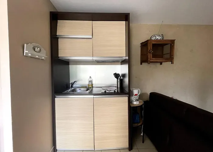 Appartamento Duplex Ou Plain Pied Confort Plein Centre Proche Commerces, Restaurants, Avec Terrasse Privative Ou Jardin Commun Aménagé Clos, Parking Gratuit à Proximité, Proche Plages Du Débarquement *