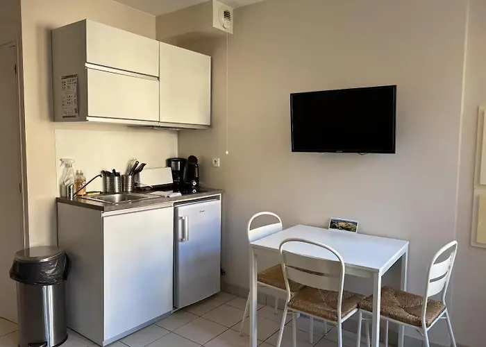 Appartamento Duplex Ou Plain Pied Confort Plein Centre Proche Commerces, Restaurants, Avec Terrasse Privative Ou Jardin Commun Aménagé Clos, Parking Gratuit à Proximité, Proche Plages Du Débarquement Bayeux