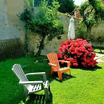 Duplex Ou Plain Pied Confort Plein Centre Proche Commerces, Restaurants, Avec Terrasse Privative Ou Jardin Commun Amenage Clos, Parking Gratuit A Proximite, Proche Plages Du Debarquement Μπαγιέ