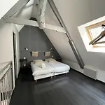 Duplex Ou Plain Pied Confort Plein Centre Proche Commerces, Restaurants, Avec Terrasse Privative Ou Jardin Commun Amenage Clos, Parking Gratuit A Proximite, Proche Plages Du Debarquement *