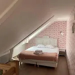 Duplex Ou Plain Pied Confort Plein Centre Proche Commerces, Restaurants, Avec Terrasse Privative Ou Jardin Commun Amenage Clos, Parking Gratuit A Proximite, Proche Plages Du Debarquement Διαμέρισμα