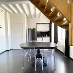 Duplex Ou Plain Pied Confort Plein Centre Proche Commerces, Restaurants, Avec Terrasse Privative Ou Jardin Commun Amenage Clos, Parking Gratuit A Proximite, Proche Plages Du Debarquement Μπαγιέ