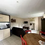 Duplex Ou Plain Pied Confort Plein Centre Proche Commerces, Restaurants, Avec Terrasse Privative Ou Jardin Commun Amenage Clos, Parking Gratuit A Proximite, Proche Plages Du Debarquement *