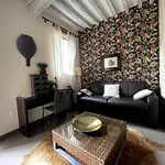 Duplex Ou Plain Pied Confort Plein Centre Proche Commerces, Restaurants, Avec Terrasse Privative Ou Jardin Commun Amenage Clos, Parking Gratuit A Proximite, Proche Plages Du Debarquement Μπαγιέ