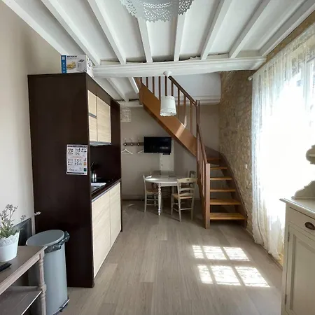 Duplex Ou Plain Pied Confort Plein Centre Proche Commerces, Restaurants, Avec Terrasse Privative Ou Jardin Commun Amenage Clos, Parking Gratuit A Proximite, Proche Plages Du Debarquement Lejlighed Bayeux