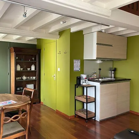 Apartament Duplex Ou Plain Pied Confort Plein Centre Proche Commerces, Restaurants, Avec Terrasse Privative Ou Jardin Commun Amenage Clos, Parking Gratuit A Proximite, Proche Plages Du Debarquement
