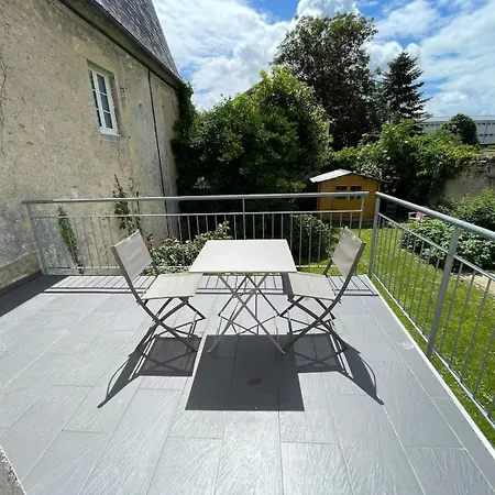 Apartament Duplex Ou Plain Pied Confort Plein Centre Proche Commerces, Restaurants, Avec Terrasse Privative Ou Jardin Commun Amenage Clos, Parking Gratuit A Proximite, Proche Plages Du Debarquement Bayeux