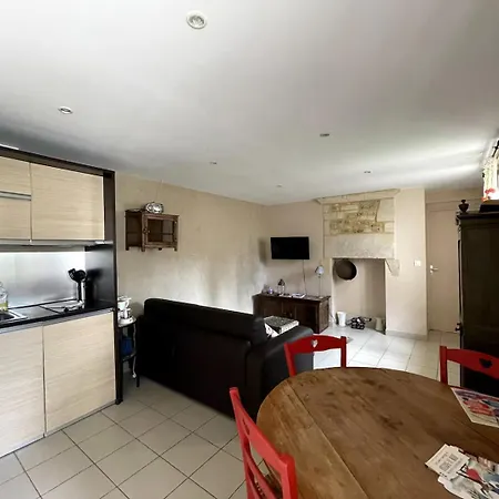 Duplex Ou Plain Pied Confort Plein Centre Proche Commerces, Restaurants, Avec Terrasse Privative Ou Jardin Commun Amenage Clos, Parking Gratuit A Proximite, Proche Plages Du Debarquement *