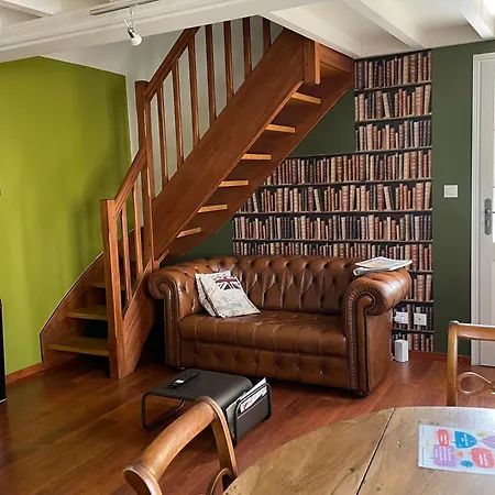 Duplex Ou Plain Pied Confort Plein Centre Proche Commerces, Restaurants, Avec Terrasse Privative Ou Jardin Commun Amenage Clos, Parking Gratuit A Proximite, Proche Plages Du Debarquement * Bayeux