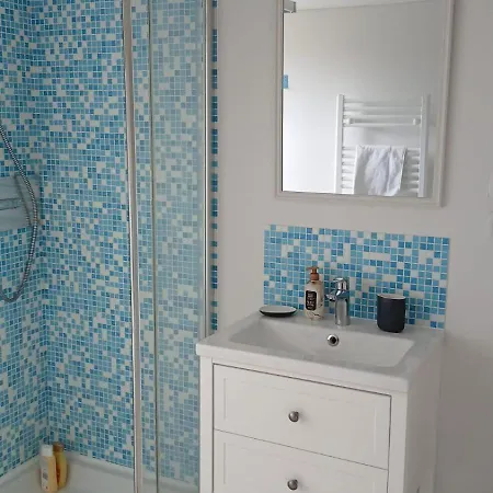 Duplex Ou Plain Pied Confort Plein Centre Proche Commerces, Restaurants, Avec Terrasse Privative Ou Jardin Commun Amenage Clos, Parking Gratuit A Proximite, Proche Plages Du Debarquement Apartment Bayeux