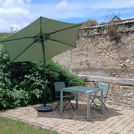 Duplex Ou Plain Pied Confort Plein Centre Proche Commerces, Restaurants, Avec Terrasse Privative Ou Jardin Commun Amenage Clos, Parking Gratuit A Proximite, Proche Plages Du Debarquement *