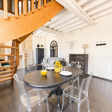 Duplex Ou Plain Pied Confort Plein Centre Proche Commerces, Restaurants, Avec Terrasse Privative Ou Jardin Commun Amenage Clos, Parking Gratuit A Proximite, Proche Plages Du Debarquement *
