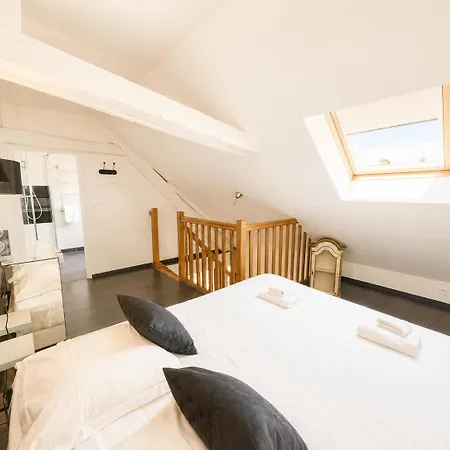 Duplex Ou Plain Pied Confort Plein Centre Proche Commerces, Restaurants, Avec Terrasse Privative Ou Jardin Commun Amenage Clos, Parking Gratuit A Proximite, Proche Plages Du Debarquement Bayeux