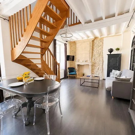 Duplex Ou Plain Pied Confort Plein Centre Proche Commerces, Restaurants, Avec Terrasse Privative Ou Jardin Commun Amenage Clos, Parking Gratuit A Proximite, Proche Plages Du Debarquement * Bayeux