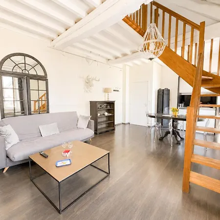 Apartment Duplex Ou Plain Pied Confort Plein Centre Proche Commerces, Restaurants, Avec Terrasse Privative Ou Jardin Commun Amenage Clos, Parking Gratuit A Proximite, Proche Plages Du Debarquement *