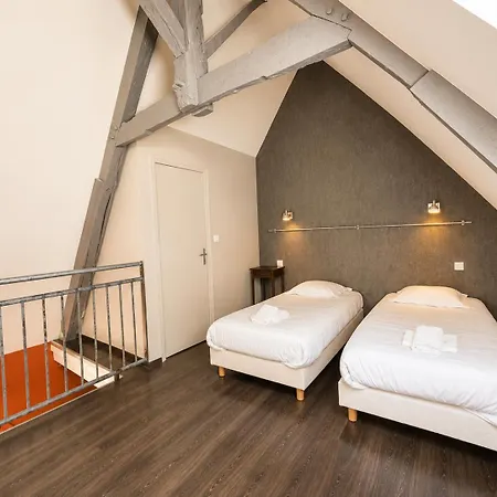 Apartment Duplex Ou Plain Pied Confort Plein Centre Proche Commerces, Restaurants, Avec Terrasse Privative Ou Jardin Commun Amenage Clos, Parking Gratuit A Proximite, Proche Plages Du Debarquement Bayeux
