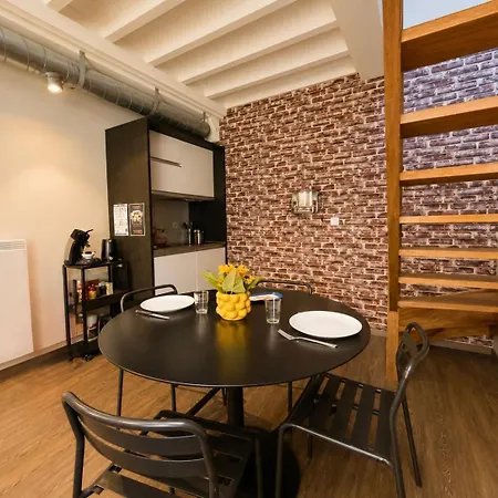 Apartman Duplex Ou Plain Pied Confort Plein Centre Proche Commerces, Restaurants, Avec Terrasse Privative Ou Jardin Commun Amenage Clos, Parking Gratuit A Proximite, Proche Plages Du Debarquement *