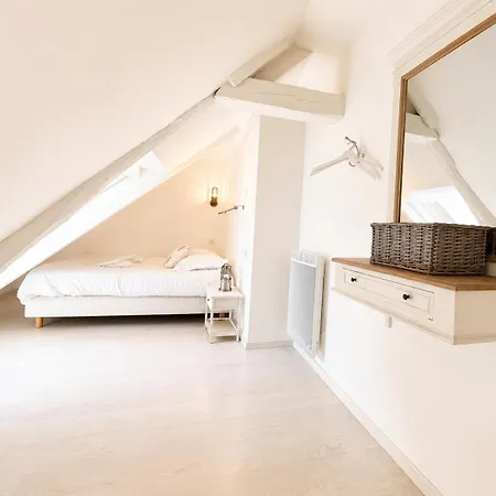 Duplex Ou Plain Pied Confort Plein Centre Proche Commerces, Restaurants, Avec Terrasse Privative Ou Jardin Commun Amenage Clos, Parking Gratuit A Proximite, Proche Plages Du Debarquement Apartment