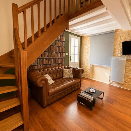Duplex Ou Plain Pied Confort Plein Centre Proche Commerces, Restaurants, Avec Terrasse Privative Ou Jardin Commun Amenage Clos, Parking Gratuit A Proximite, Proche Plages Du Debarquement *