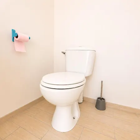 Duplex Ou Plain Pied Confort Plein Centre Proche Commerces, Restaurants, Avec Terrasse Privative Ou Jardin Commun Amenage Clos, Parking Gratuit A Proximite, Proche Plages Du Debarquement Bayeux