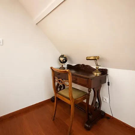 Apartment Duplex Ou Plain Pied Confort Plein Centre Proche Commerces, Restaurants, Avec Terrasse Privative Ou Jardin Commun Amenage Clos, Parking Gratuit A Proximite, Proche Plages Du Debarquement Bayeux
