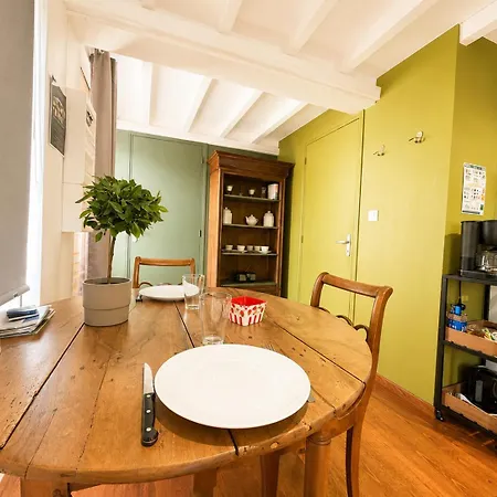 Duplex Ou Plain Pied Confort Plein Centre Proche Commerces, Restaurants, Avec Terrasse Privative Ou Jardin Commun Amenage Clos, Parking Gratuit A Proximite, Proche Plages Du Debarquement *