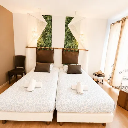 Duplex Ou Plain Pied Confort Plein Centre Proche Commerces, Restaurants, Avec Terrasse Privative Ou Jardin Commun Amenage Clos, Parking Gratuit A Proximite, Proche Plages Du Debarquement Bayeux