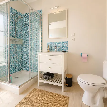 Duplex Ou Plain Pied Confort Plein Centre Proche Commerces, Restaurants, Avec Terrasse Privative Ou Jardin Commun Amenage Clos, Parking Gratuit A Proximite, Proche Plages Du Debarquement 公寓