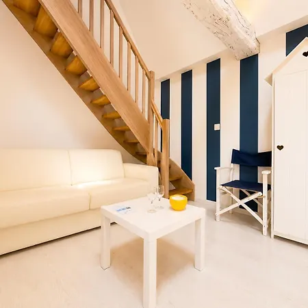 Duplex Ou Plain Pied Confort Plein Centre Proche Commerces, Restaurants, Avec Terrasse Privative Ou Jardin Commun Amenage Clos, Parking Gratuit A Proximite, Proche Plages Du Debarquement Apartment *