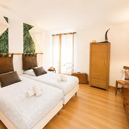 Apartment Duplex Ou Plain Pied Confort Plein Centre Proche Commerces, Restaurants, Avec Terrasse Privative Ou Jardin Commun Amenage Clos, Parking Gratuit A Proximite, Proche Plages Du Debarquement *