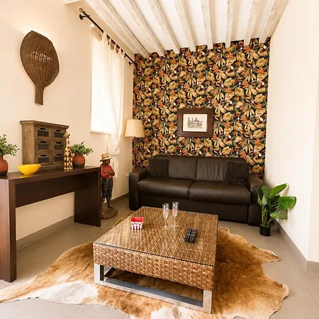 Duplex Ou Plain Pied Confort Plein Centre Proche Commerces, Restaurants, Avec Terrasse Privative Ou Jardin Commun Amenage Clos, Parking Gratuit A Proximite, Proche Plages Du Debarquement Bayeux