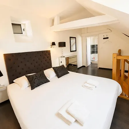 Duplex Ou Plain Pied Confort Plein Centre Proche Commerces, Restaurants, Avec Terrasse Privative Ou Jardin Commun Amenage Clos, Parking Gratuit A Proximite, Proche Plages Du Debarquement Apartment *