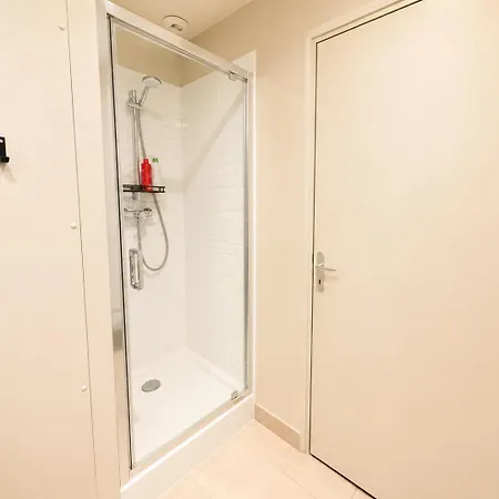 Duplex Ou Plain Pied Confort Plein Centre Proche Commerces, Restaurants, Avec Terrasse Privative Ou Jardin Commun Amenage Clos, Parking Gratuit A Proximite, Proche Plages Du Debarquement Bayeux