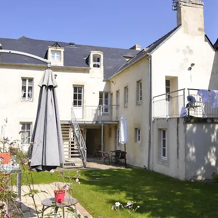 Apartament Duplex Ou Plain Pied Confort Plein Centre Proche Commerces, Restaurants, Avec Terrasse Privative Ou Jardin Commun Amenage Clos, Parking Gratuit A Proximite, Proche Plages Du Debarquement