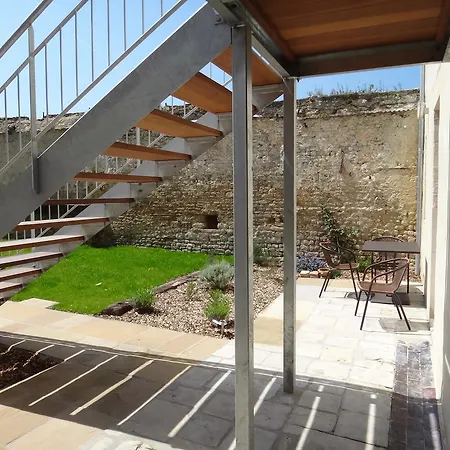 Lejlighed Duplex Ou Plain Pied Confort Plein Centre Proche Commerces, Restaurants, Avec Terrasse Privative Ou Jardin Commun Amenage Clos, Parking Gratuit A Proximite, Proche Plages Du Debarquement *