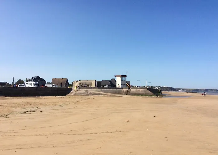 Duplex Ou Plain Pied Confort Plein Centre Proche Commerces, Restaurants, Avec Terrasse Privative Ou Jardin Commun Aménagé Clos, Parking Gratuit à Proximité, Proche Plages Du Débarquement Bayeux