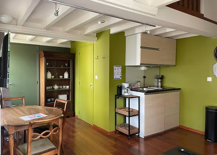 Apartamento Duplex Ou Plain Pied Confort Plein Centre Proche Commerces, Restaurants, Avec Terrasse Privative Ou Jardin Commun Aménagé Clos, Parking Gratuit à Proximité, Proche Plages Du Débarquement