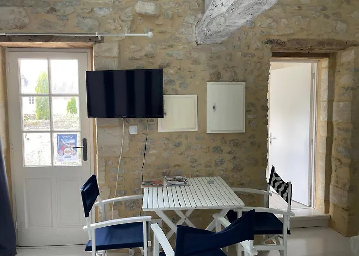 Apartamento Duplex Ou Plain Pied Confort Plein Centre Proche Commerces, Restaurants, Avec Terrasse Privative Ou Jardin Commun Aménagé Clos, Parking Gratuit à Proximité, Proche Plages Du Débarquement *