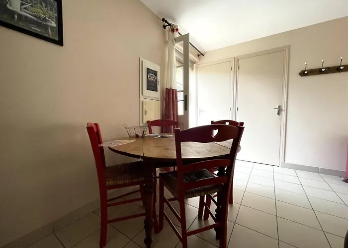 Apartamento Duplex Ou Plain Pied Confort Plein Centre Proche Commerces, Restaurants, Avec Terrasse Privative Ou Jardin Commun Aménagé Clos, Parking Gratuit à Proximité, Proche Plages Du Débarquement