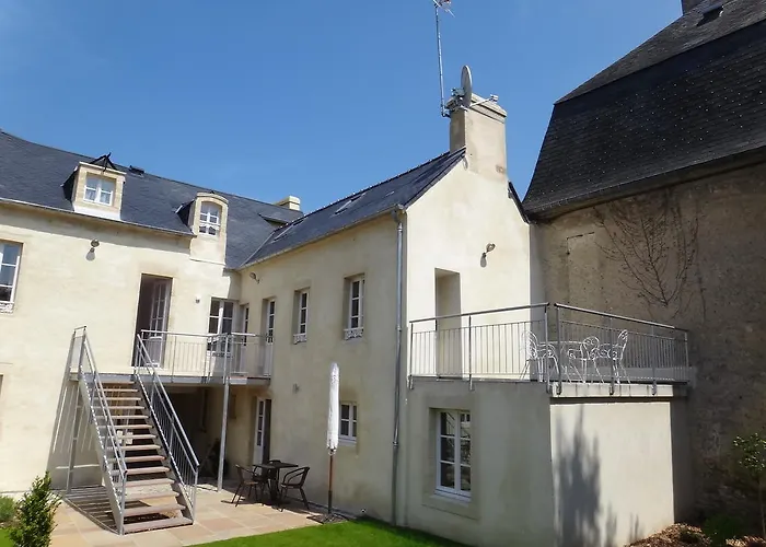 Apartamento Duplex Ou Plain Pied Confort Plein Centre Proche Commerces, Restaurants, Avec Terrasse Privative Ou Jardin Commun Aménagé Clos, Parking Gratuit à Proximité, Proche Plages Du Débarquement Bayeux